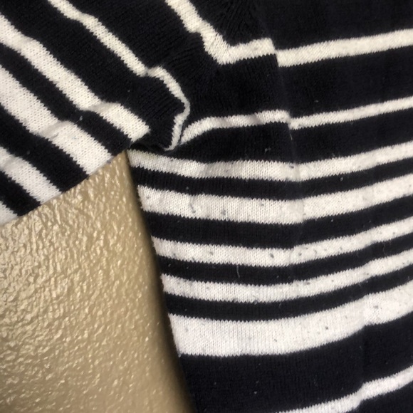 𝅺Gap Navy and White Stripe Sweater - Picture 9 of 9